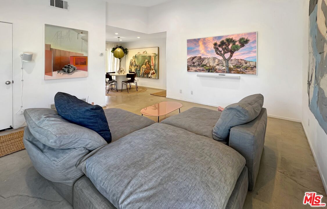 68125 Valley Vista Dr