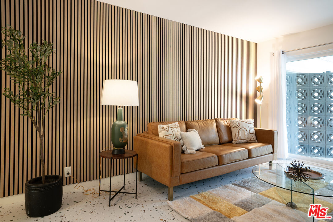 459 E Avenida Olancha Unit: 1