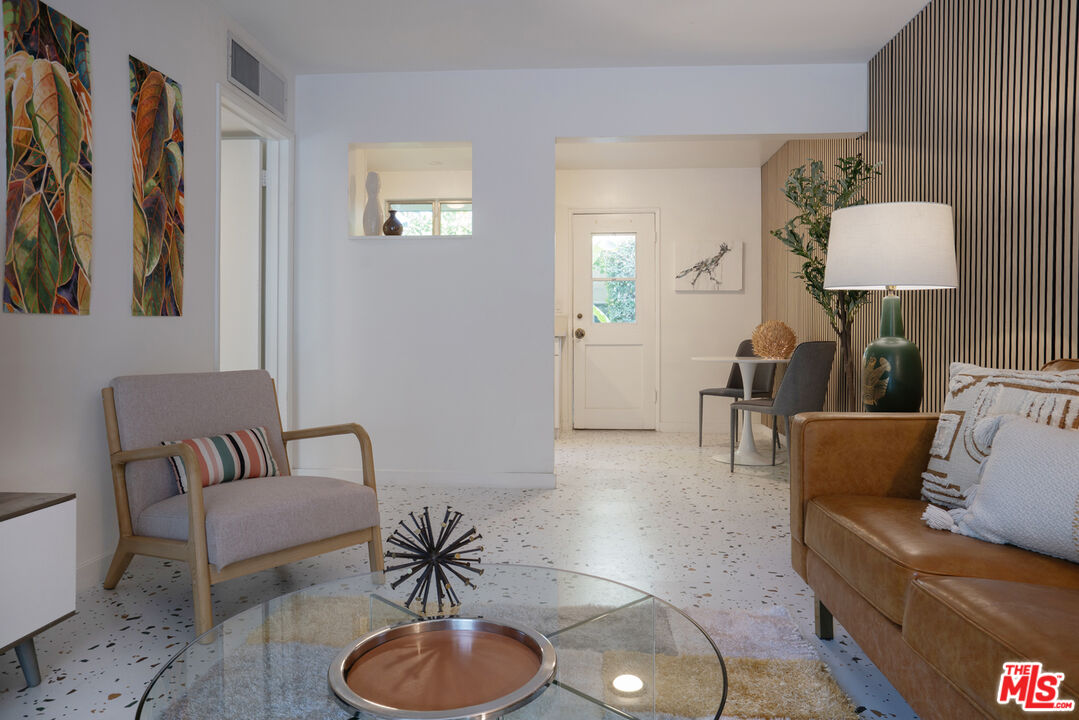 459 E Avenida Olancha Unit: 1