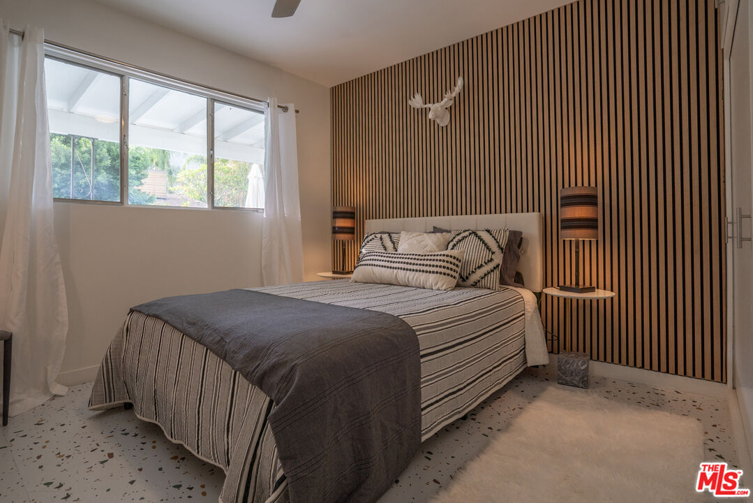 459 E Avenida Olancha Unit: 1