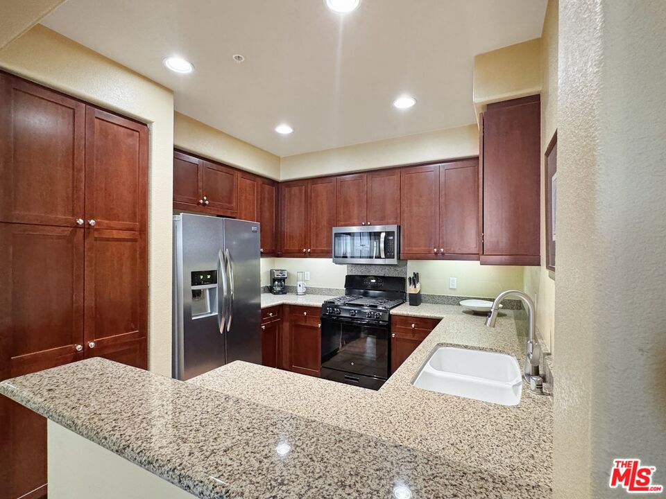 48672 Legacy Dr