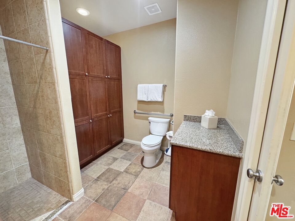 48672 Legacy Dr
