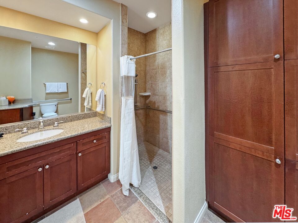 48672 Legacy Dr