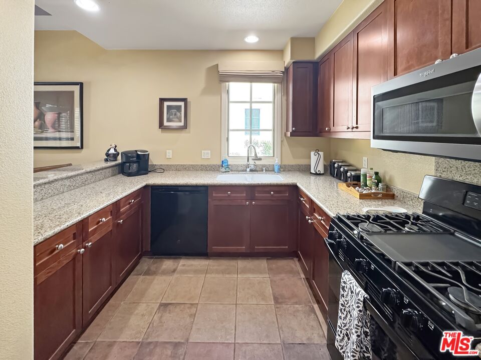 48696 Legacy Dr