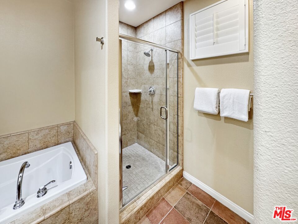 48696 Legacy Dr