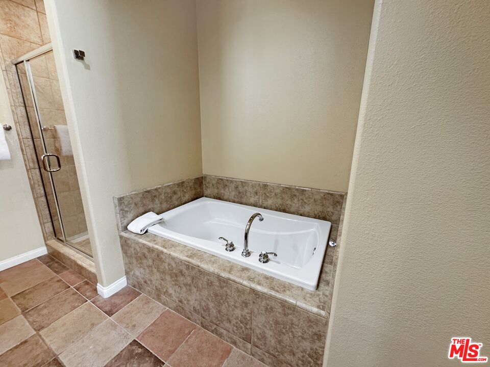 48696 Legacy Dr