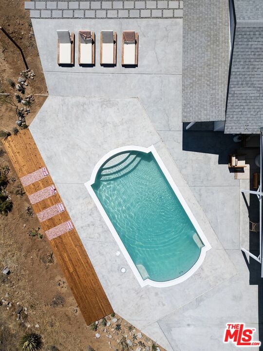 55522 Chaparral Rd