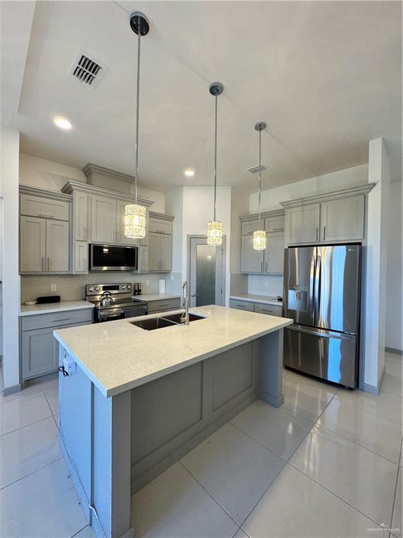 1207 E Danielle Avenue