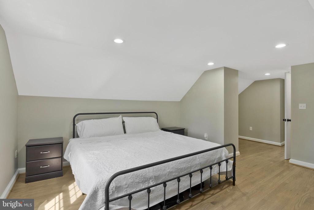 7308 Bunker Hill Rd
