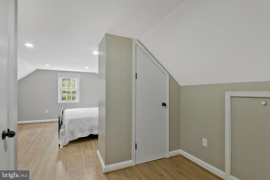 7308 Bunker Hill Rd