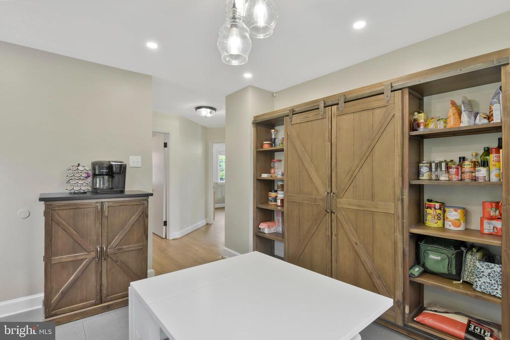 7308 Bunker Hill Rd