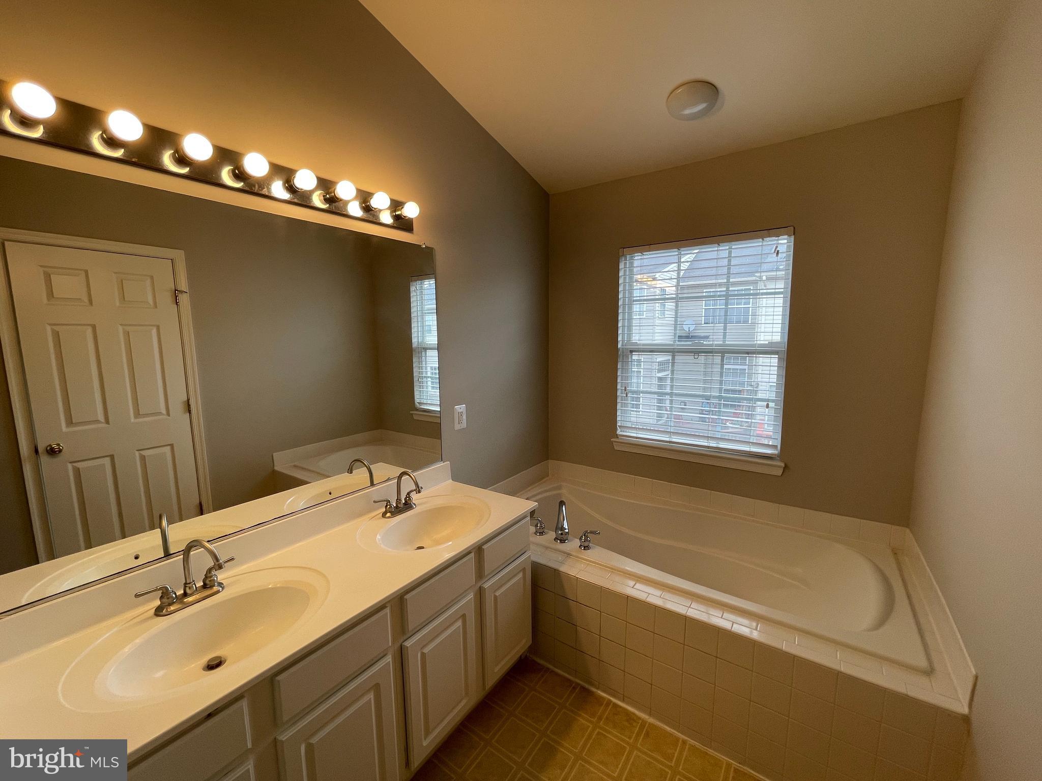 2511 Golden Harvest Ct