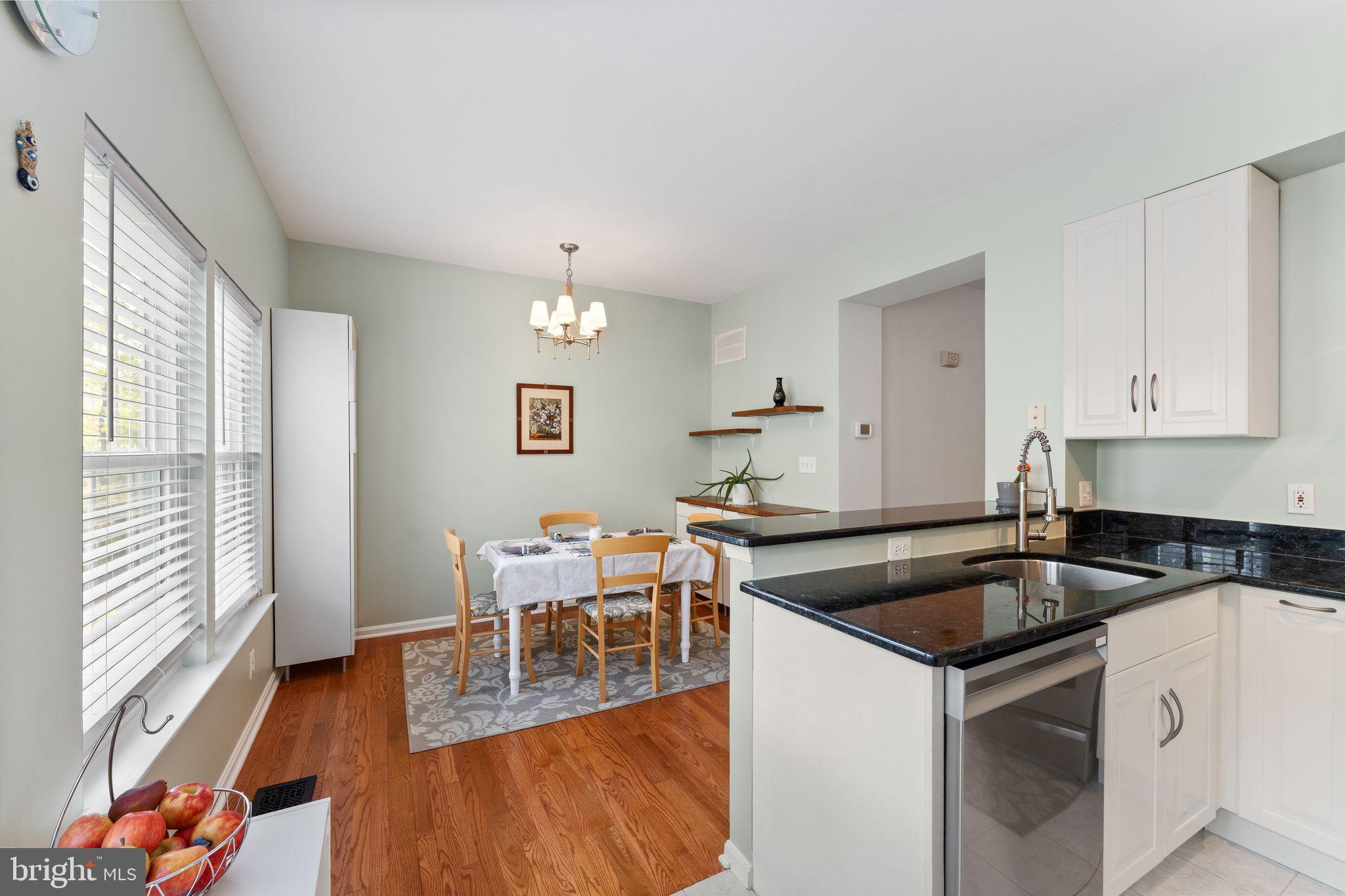 4094 Fountainside Ln