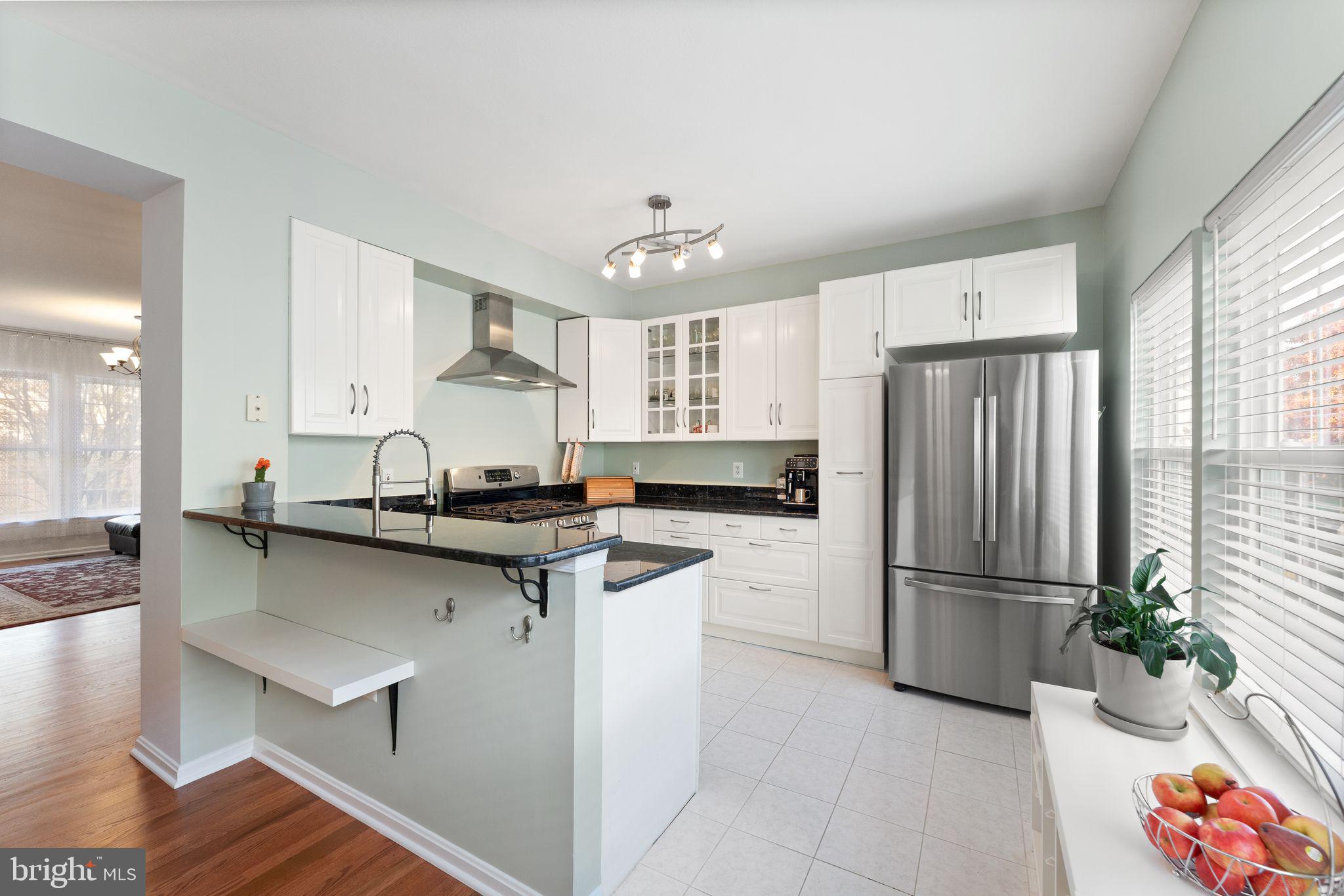 4094 Fountainside Ln