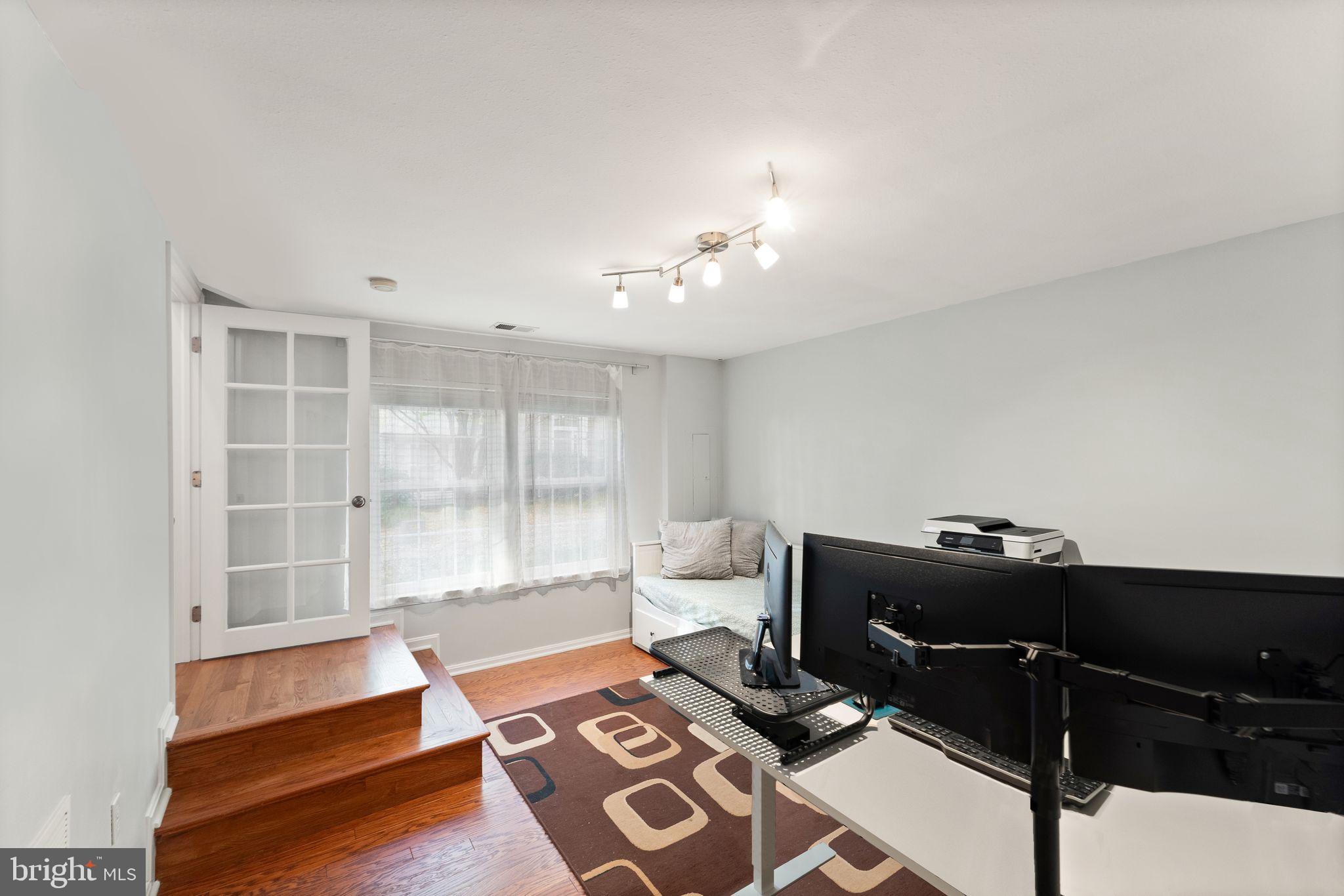 4094 Fountainside Ln