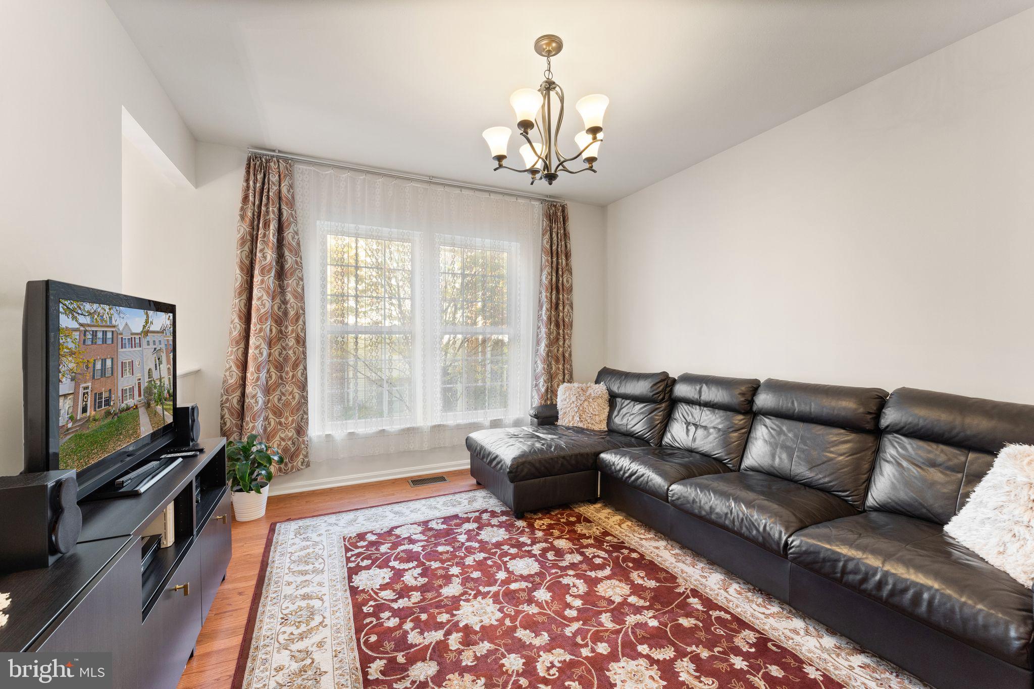 4094 Fountainside Ln