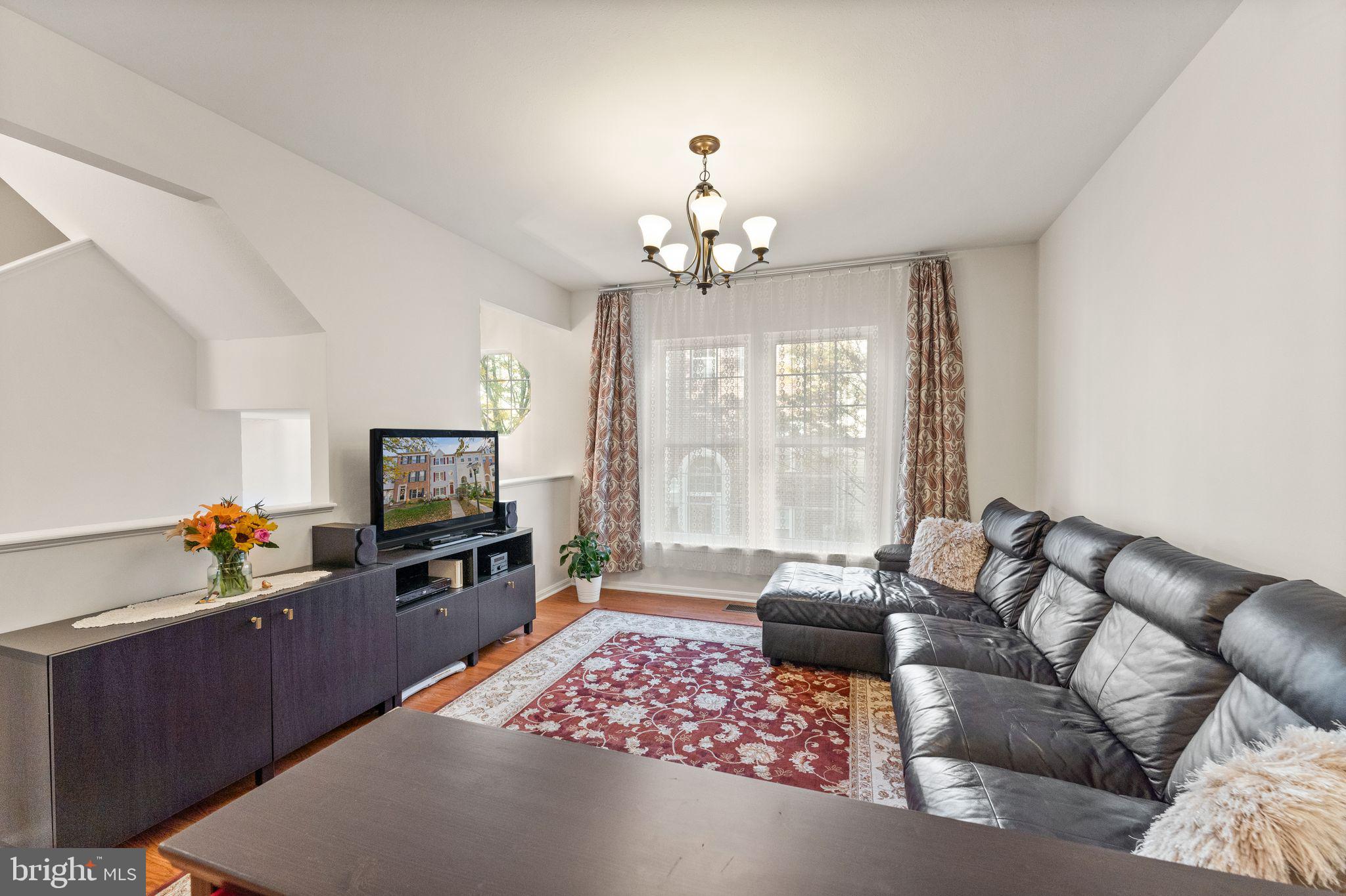 4094 Fountainside Ln