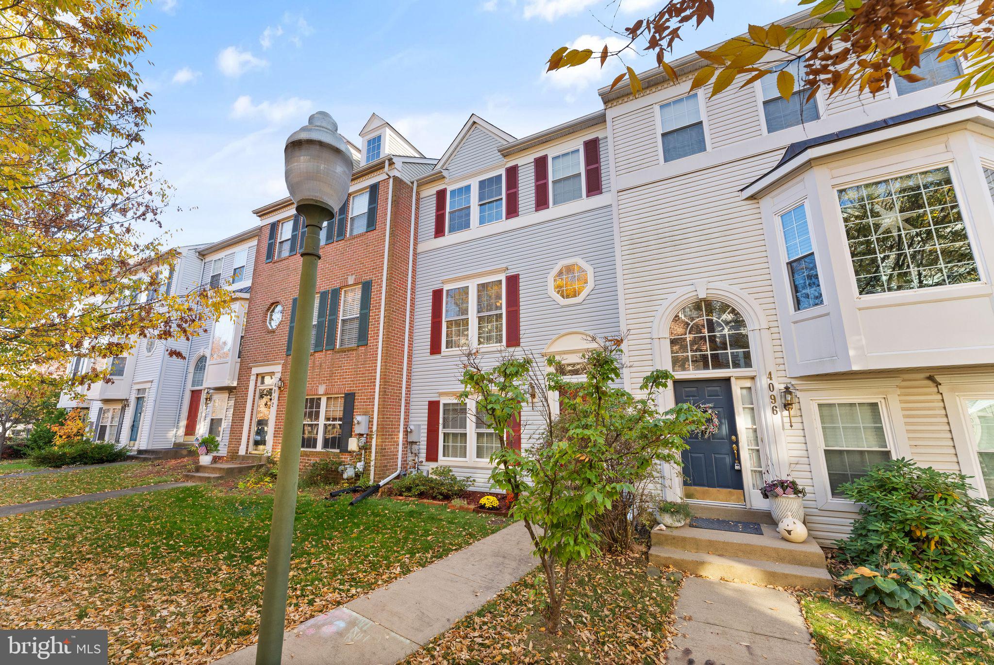 4094 Fountainside Ln