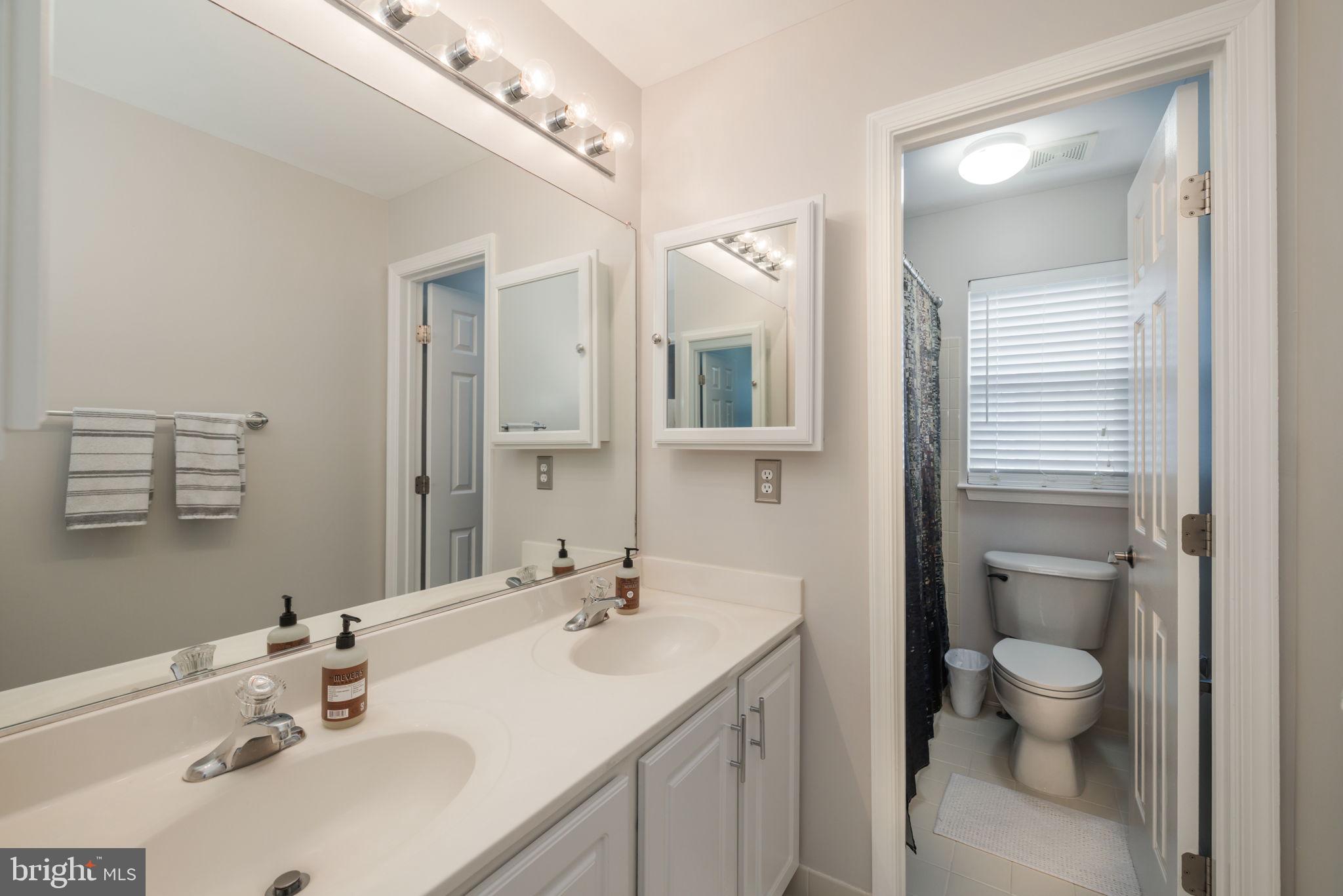 7226 Lyndam Hill Cir