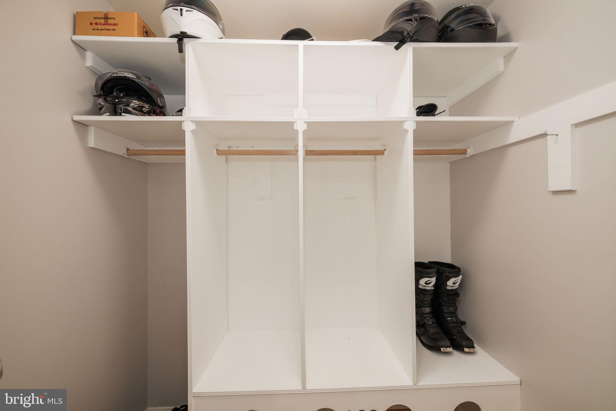 7226 Lyndam Hill Cir