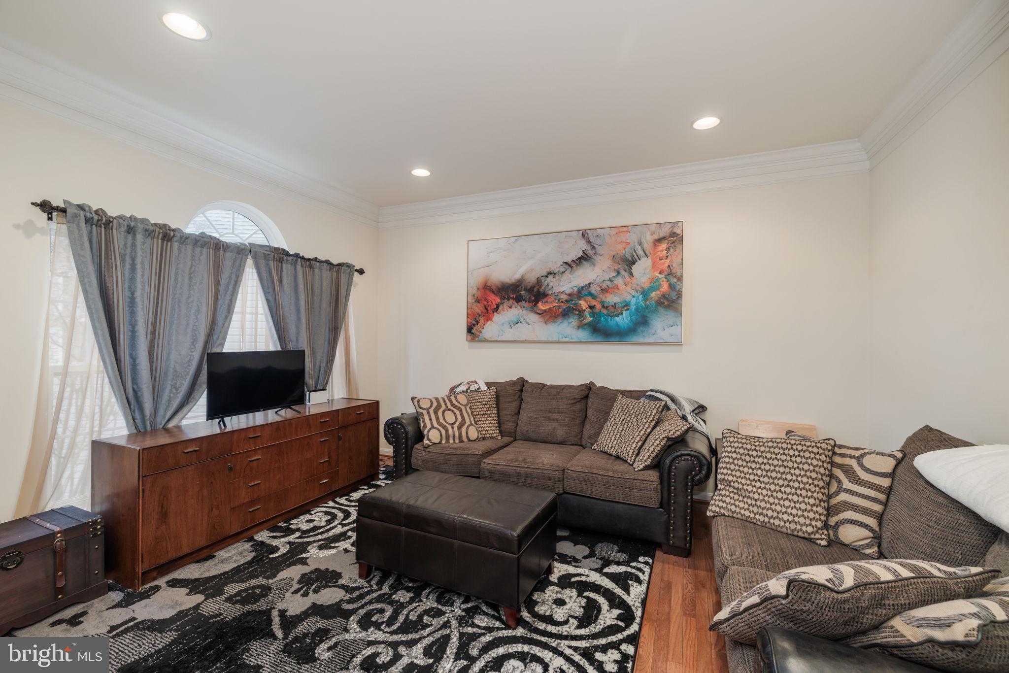 7226 Lyndam Hill Cir