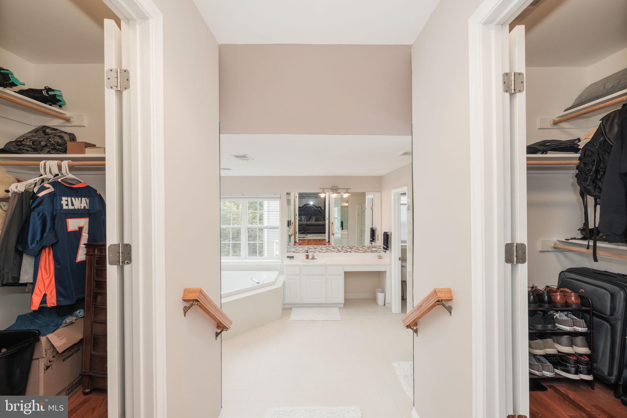 7226 Lyndam Hill Cir