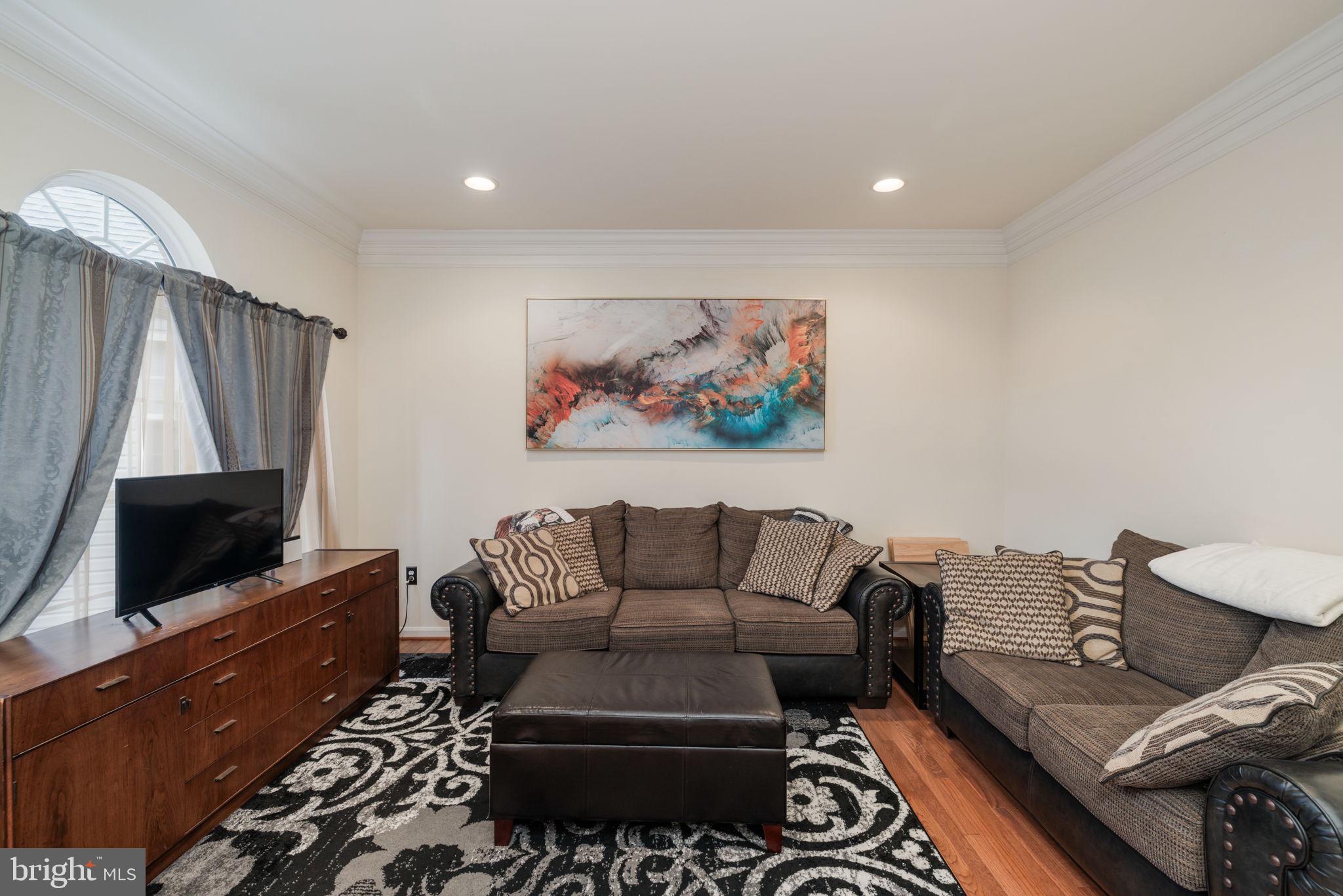 7226 Lyndam Hill Cir