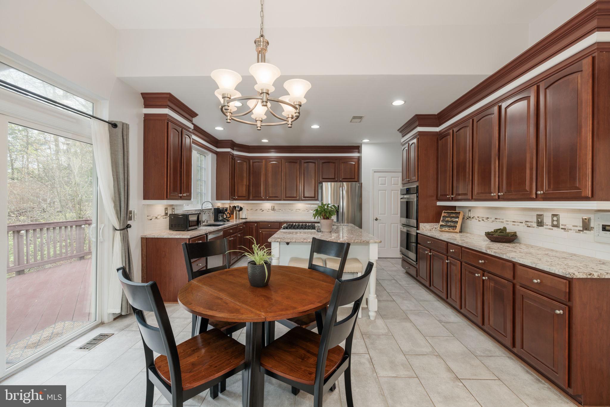 7226 Lyndam Hill Cir