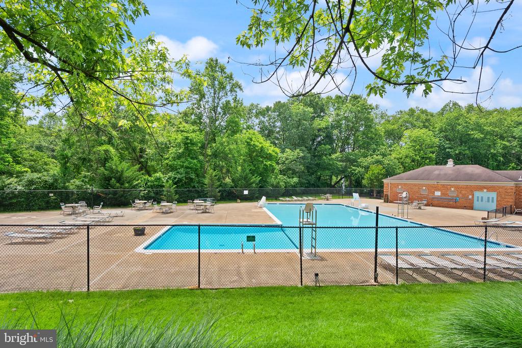 9882 High Water Ct