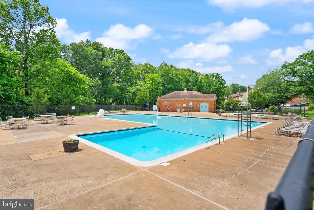 9882 High Water Ct