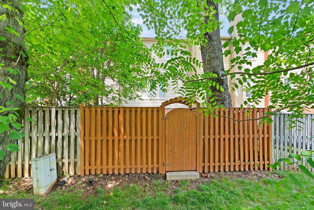9882 High Water Ct