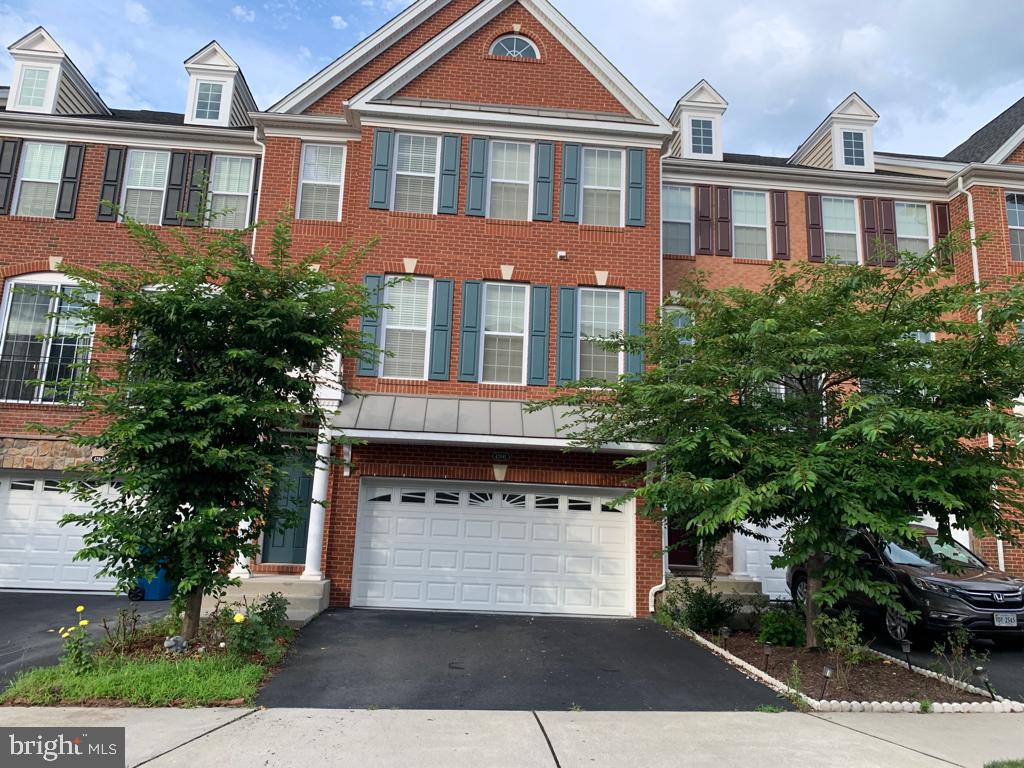 42841 Edgegrove Heights Ter