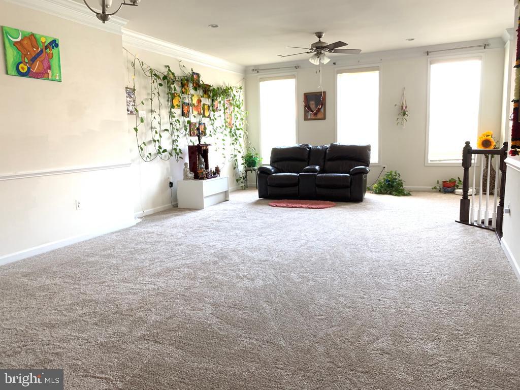 42841 Edgegrove Heights Ter