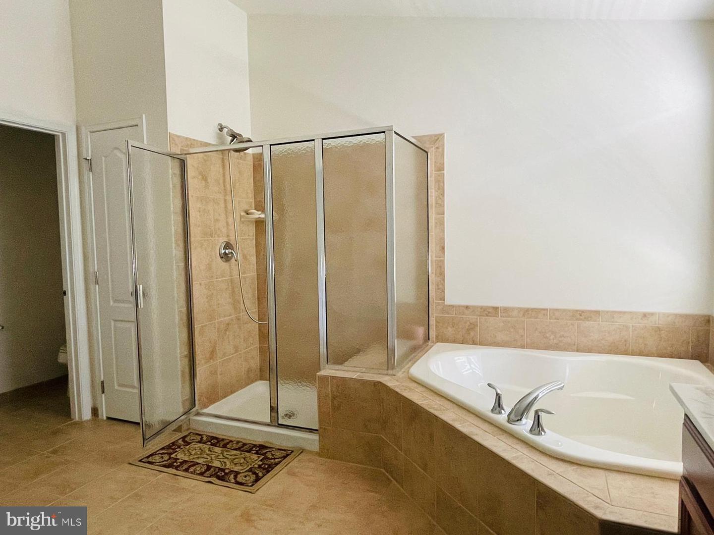 42841 Edgegrove Heights Ter