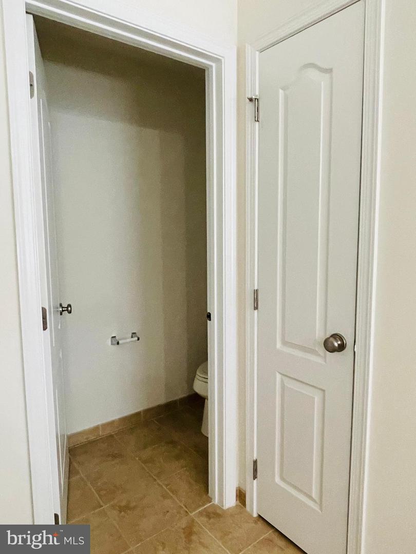 42841 Edgegrove Heights Ter