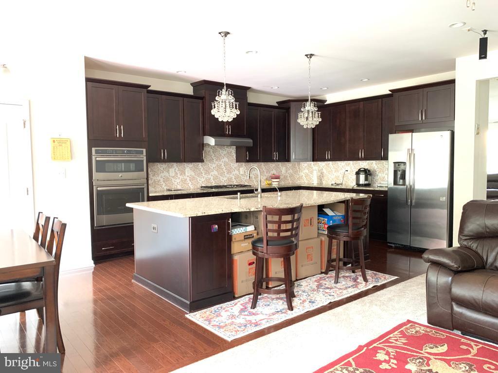 42841 Edgegrove Heights Ter