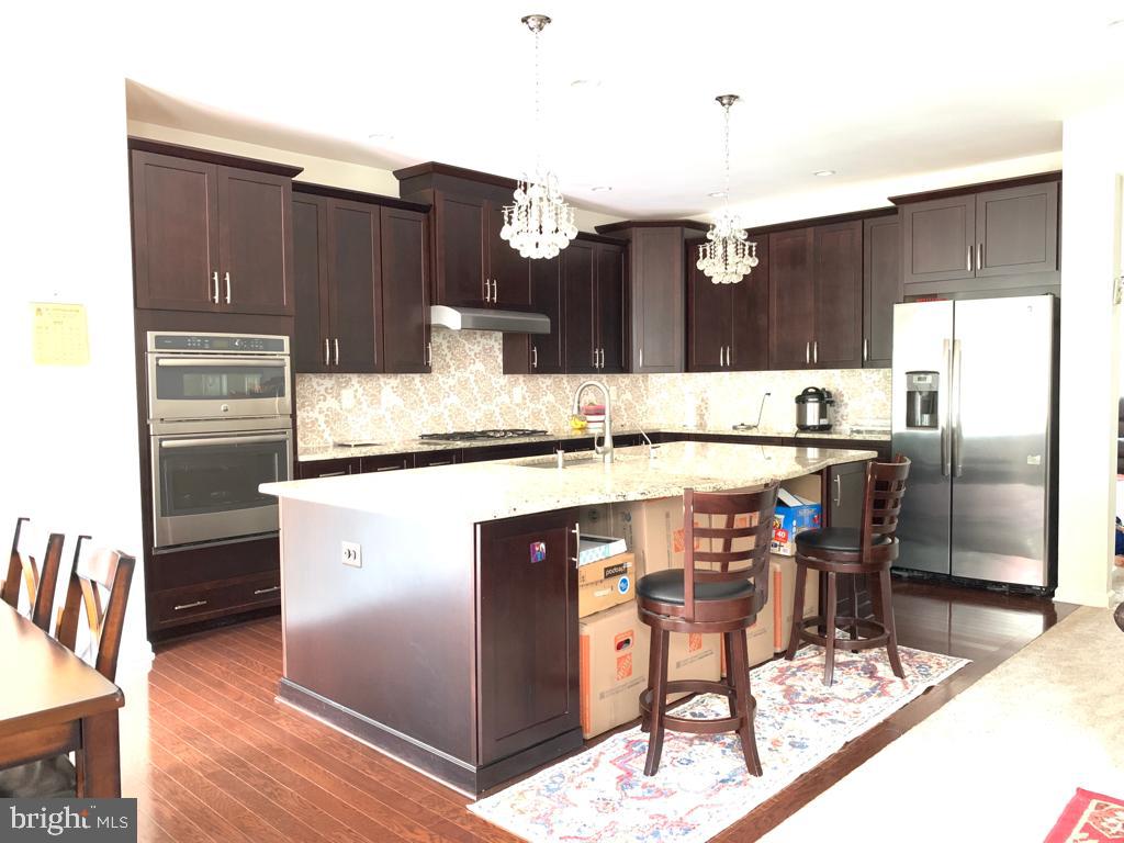 42841 Edgegrove Heights Ter