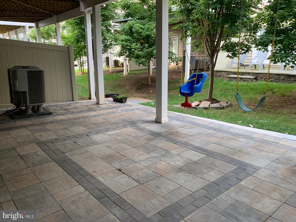 42841 Edgegrove Heights Ter