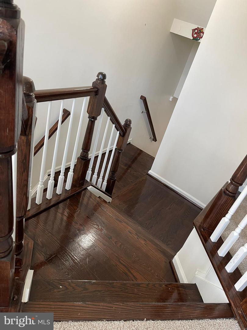 42841 Edgegrove Heights Ter