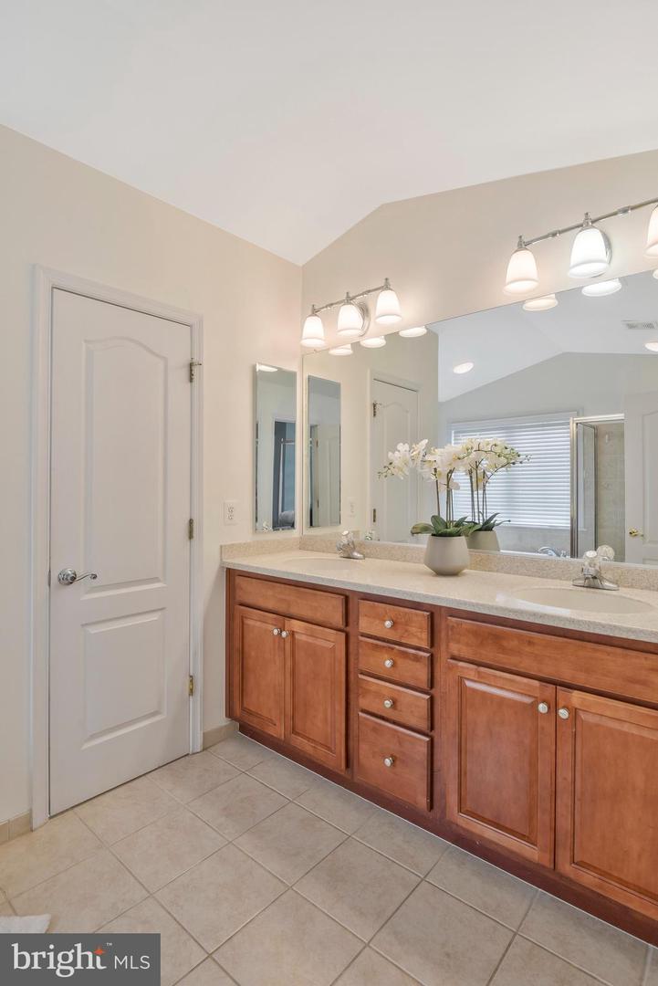 42048 Angel Arch Ter