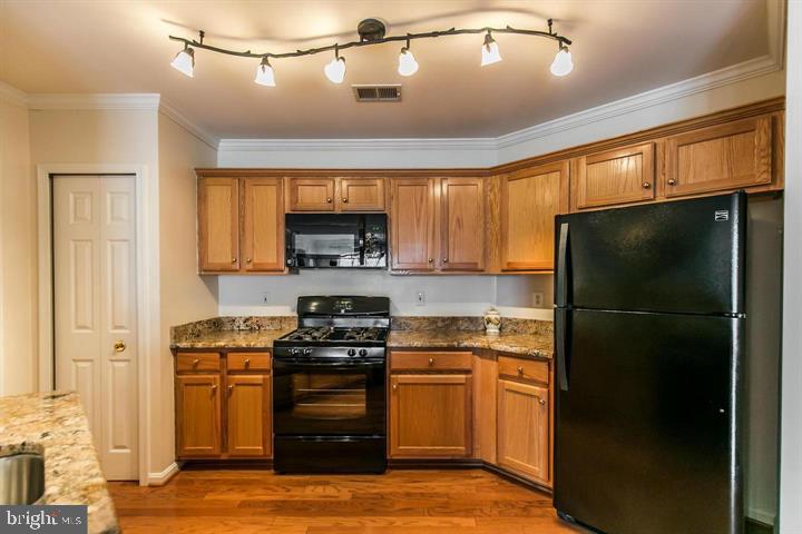 21875 RAILWAY TER #200