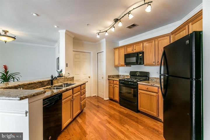 21875 RAILWAY TER #200