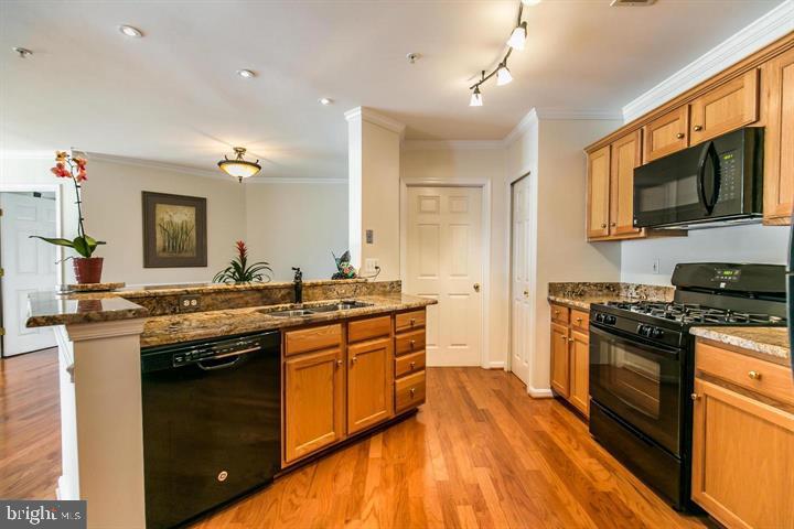 21875 RAILWAY TER #200