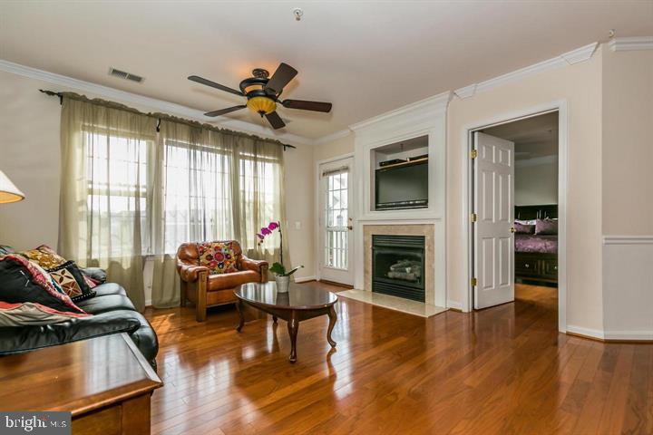 21875 RAILWAY TER #200