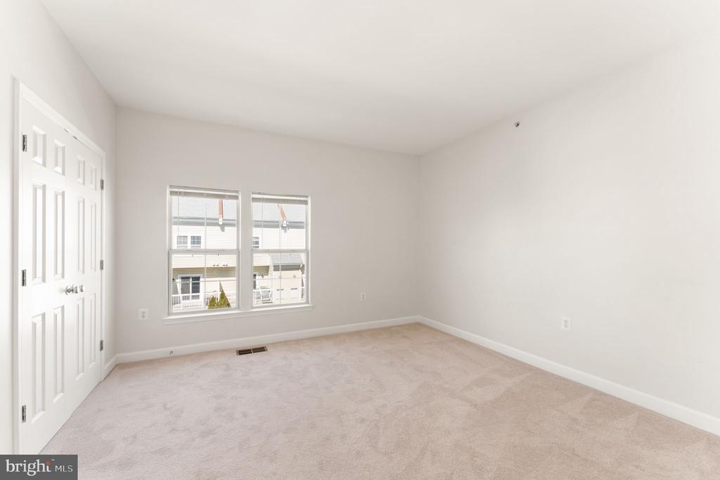 42427 Goldenseal Sq