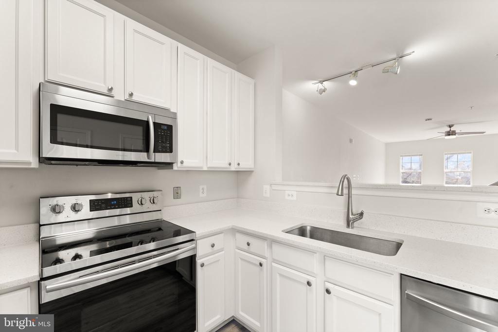 42427 Goldenseal Sq