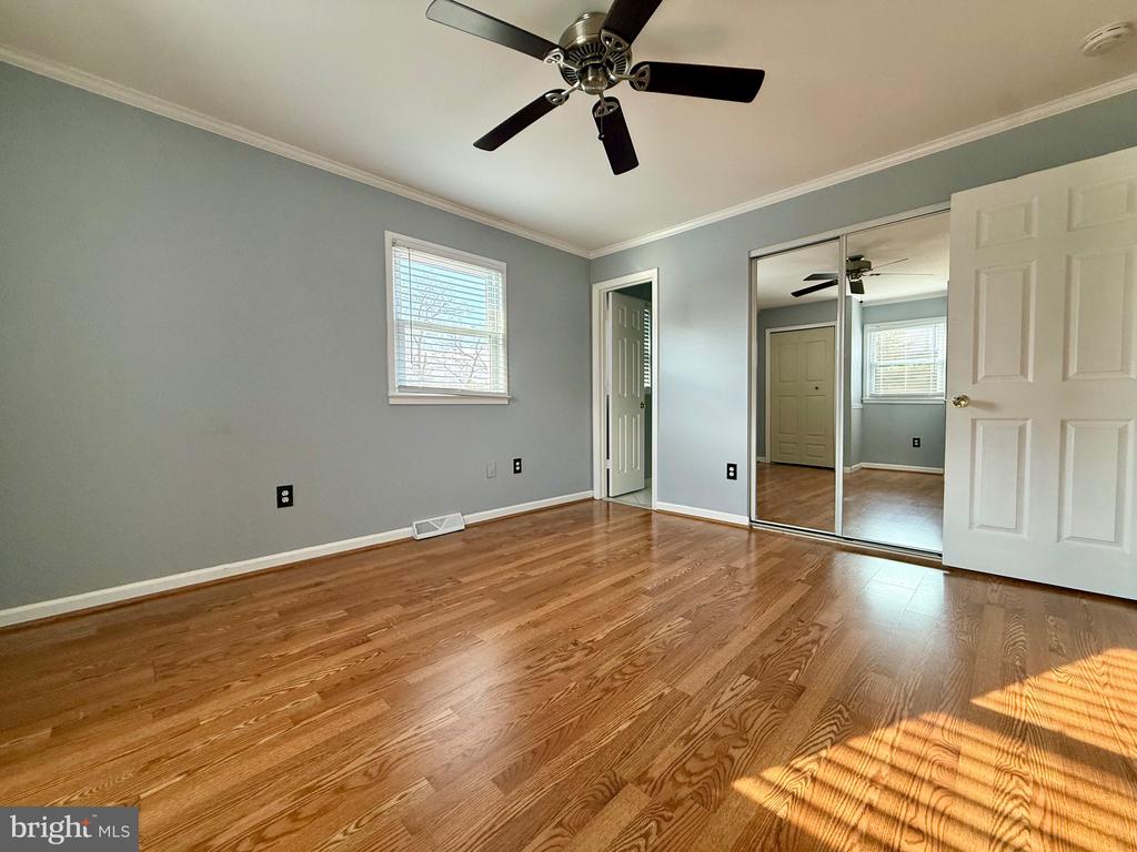 19560 SMITH CIRCLE