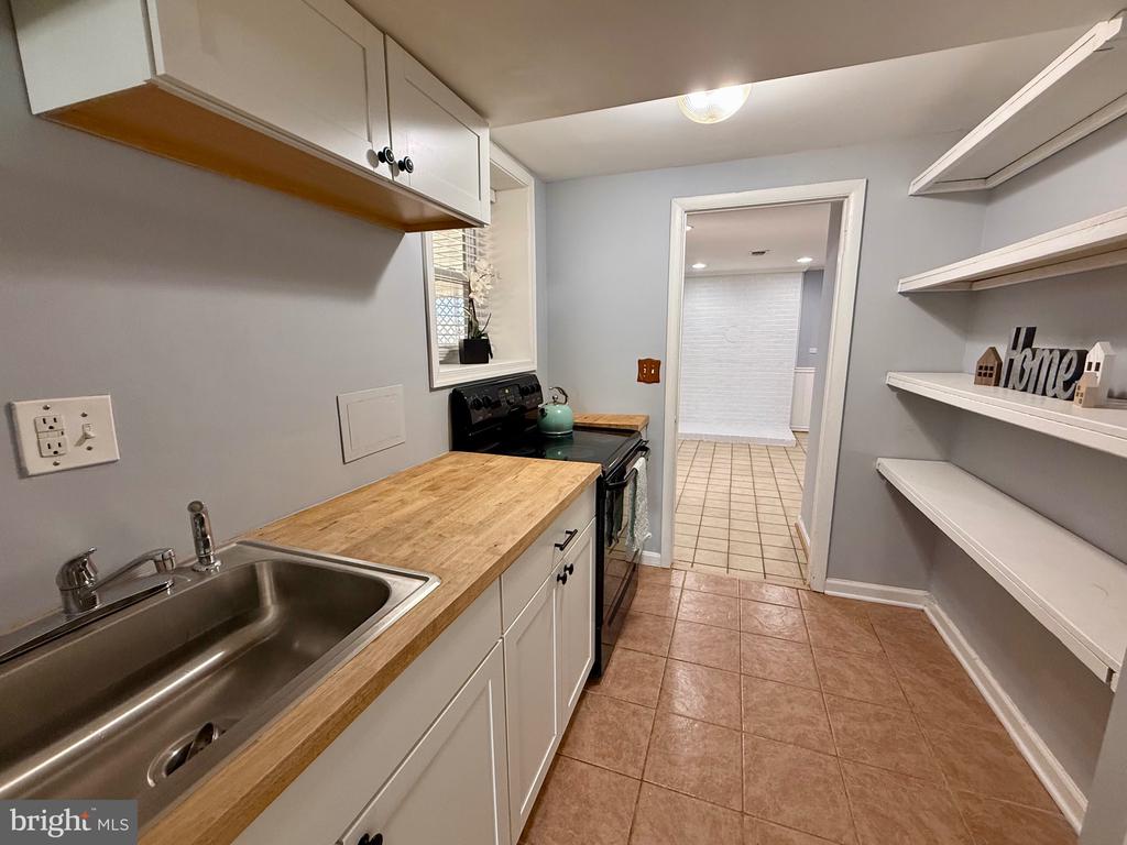19560 SMITH CIRCLE