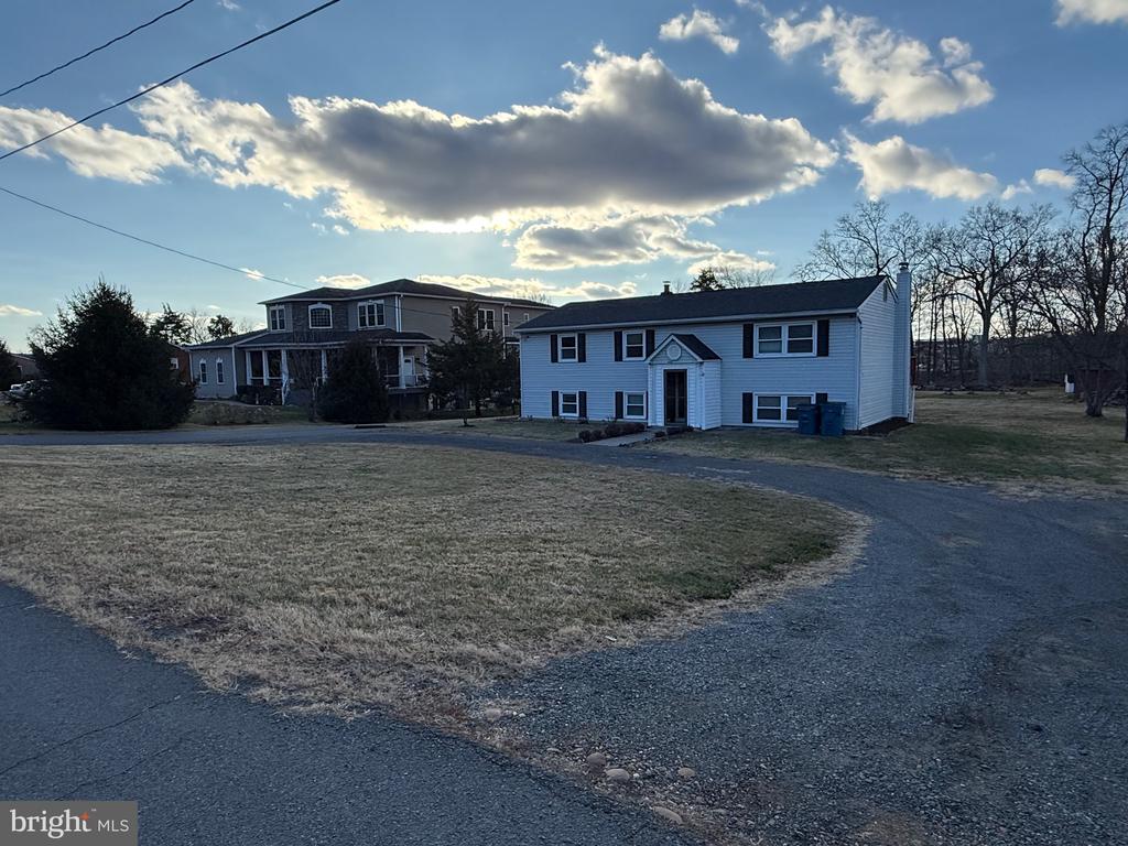 19560 SMITH CIRCLE