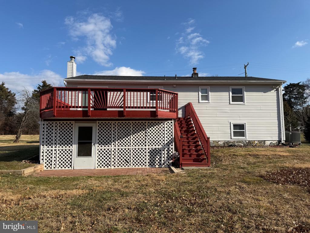 19560 SMITH CIRCLE